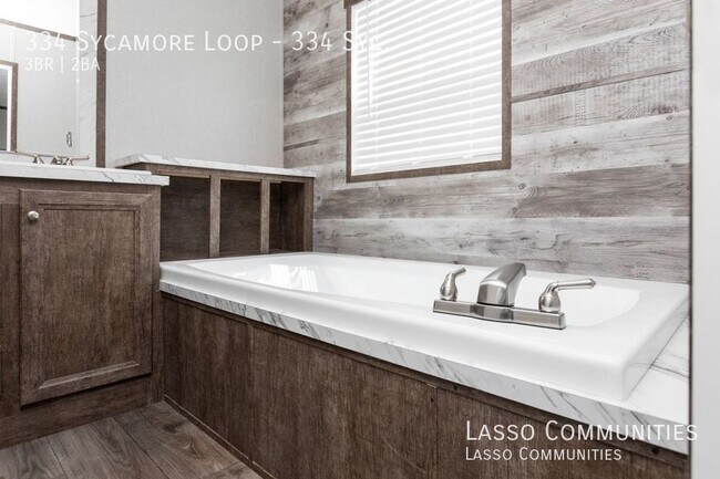 Building Photo - 334 Sycamore Loop