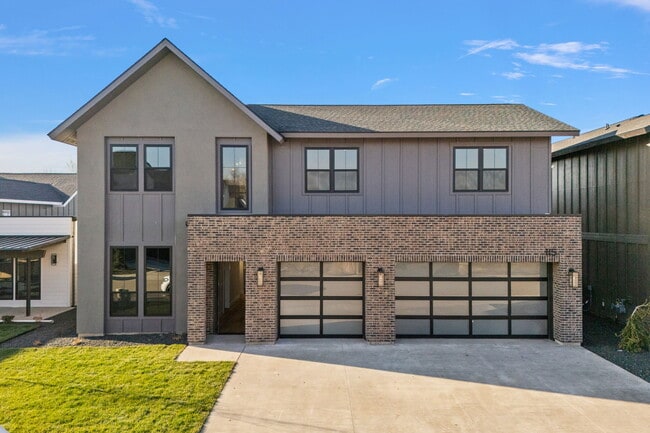 Foto del edificio - 116 S Carbon Rivet Ave