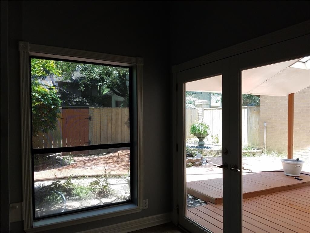 Primary Photo - 8025 W Oakwood Ct
