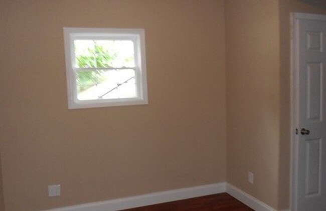 Foto del edificio - Two Bedroom/1 Bath Apt Johnson City TN