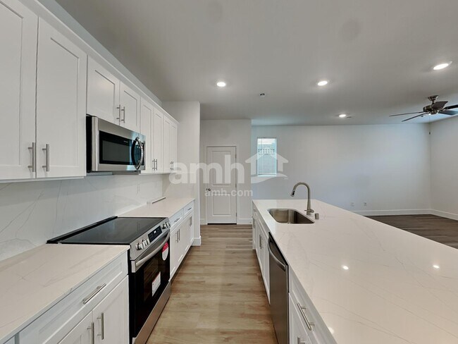 Foto del edificio - 6449 Marthas Vineyard Ave