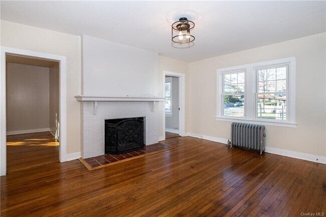 Foto del edificio - 75 Farrell Ave