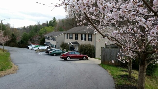 Building Photo - 33 Homeway Rd