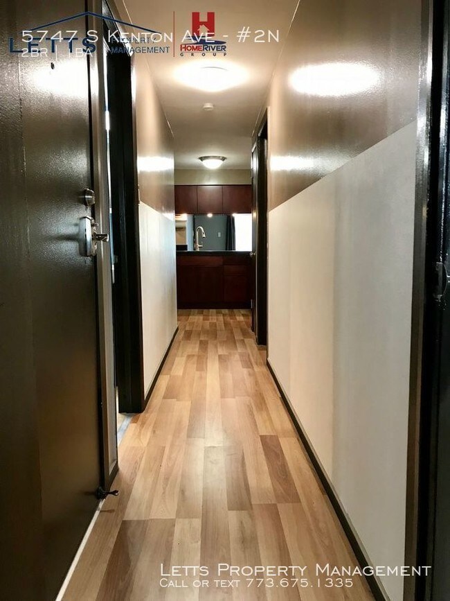 Foto del edificio - 5747 S Kenton Ave