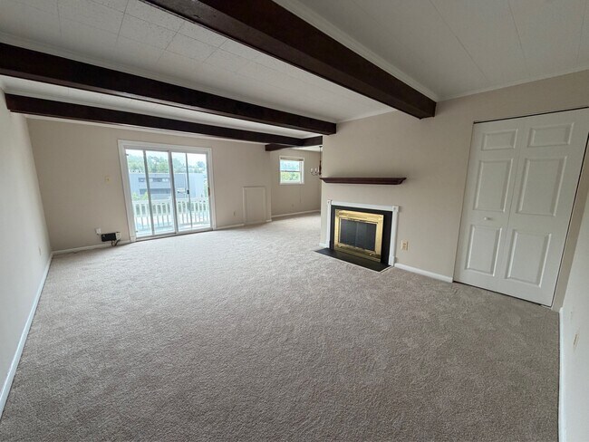 Foto del edificio - 17 Warren Lodge Ct
