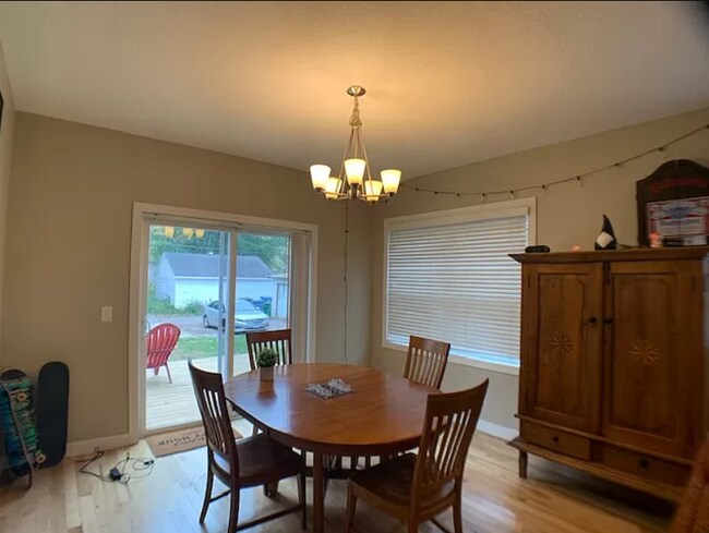 Foto del edificio - Available Aug 28th 2026 6 bed 3 bath for rent in popular Southeast Minneapolis neighborhood!