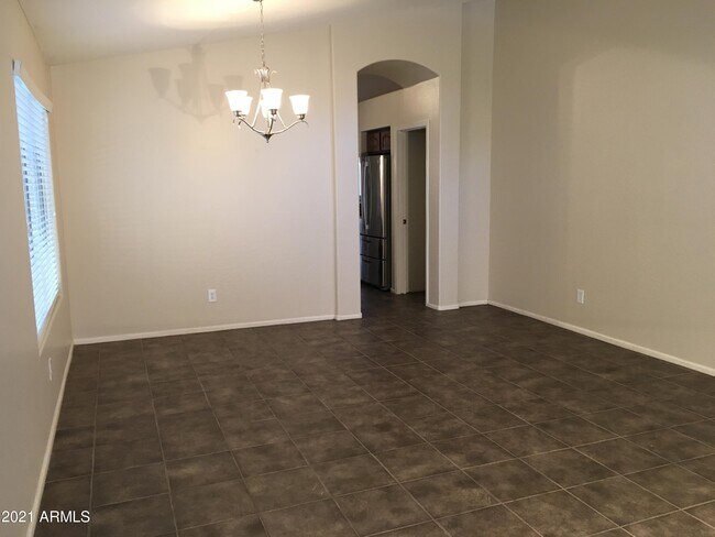 Foto del edificio - 2724 East Alameda Rd