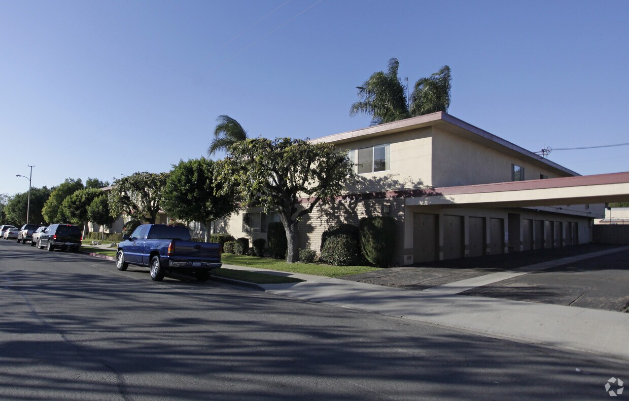 Foto principal - Pickwick Manor Apartments