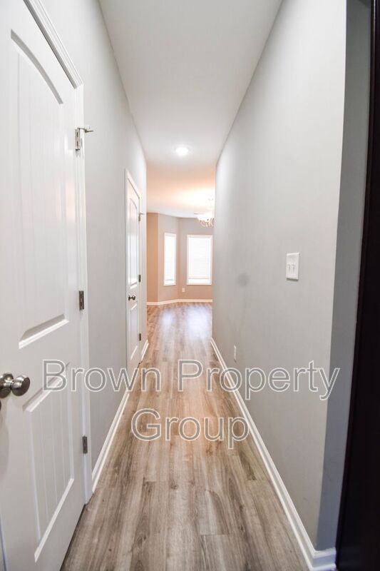 Building Photo - 240 Fieldbrook St