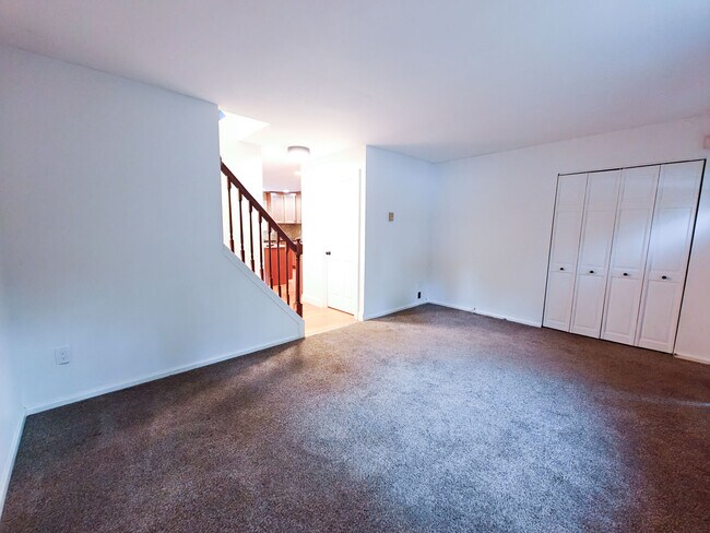 Foto del edificio - 379 Wells Ter