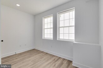 Building Photo - 715 W Cumberland St