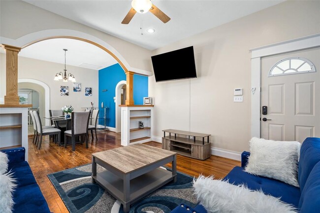 Foto del edificio - 817 E 26th St