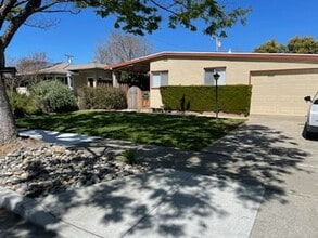 Building Photo - 2347 Venndale Ave