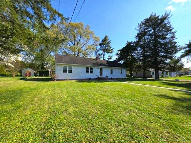 Building Photo - 104 Lee Dr
