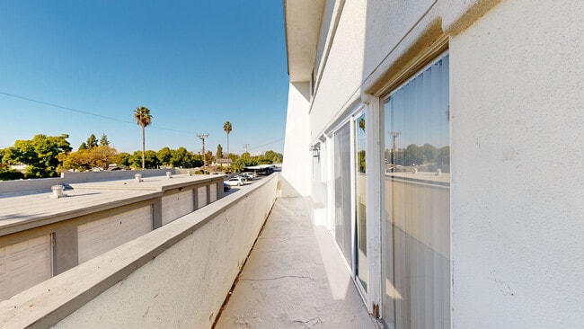 Interior Photo - Rosebeach