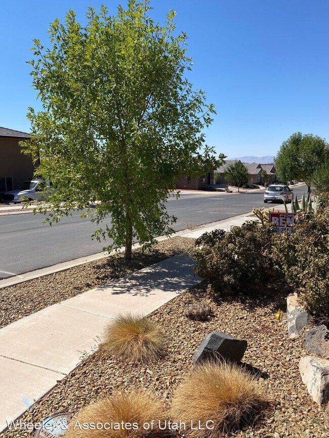 Building Photo - 3 br, 2 bath House - 706 W 400 N