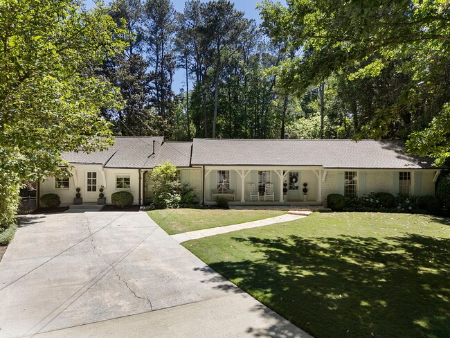 Photo - 4470 Chatworth Ct NE (Sandy Springs, GA) House
