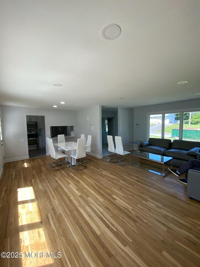 Foto del edificio - 871 Red Oaks Dr