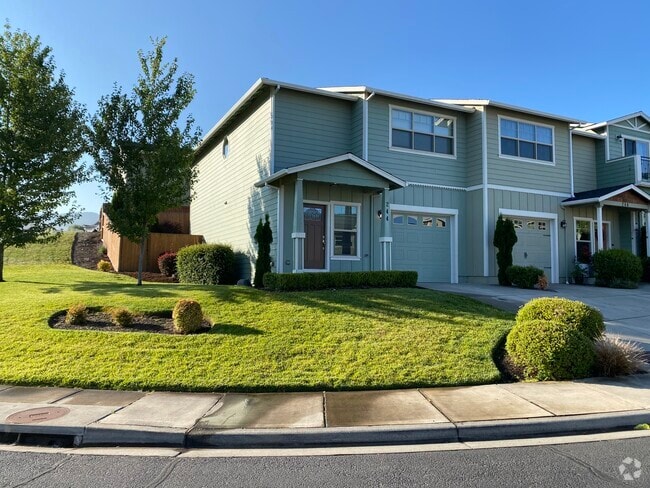 Building Photo - 244 Dunthorpe Dr