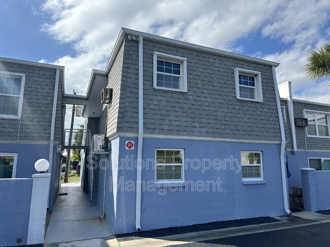 Building Photo - 390 W Cocoa Beach Causeway