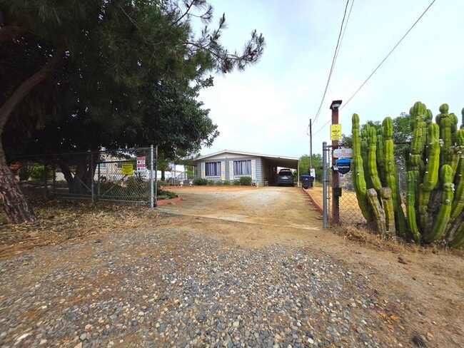 Foto del edificio - 18950 Woodcrest Ln