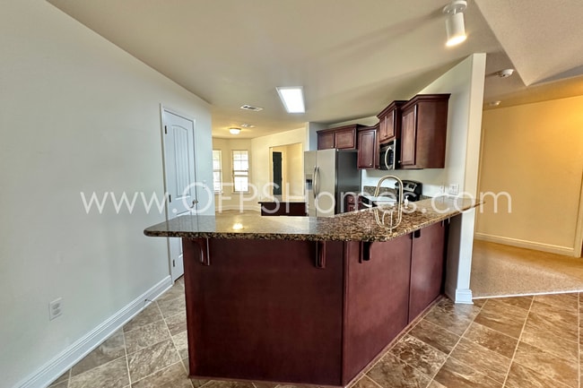 Foto del edificio - South Crestview Available Now!