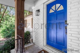 Building Photo - 792 Marstevan Dr NE