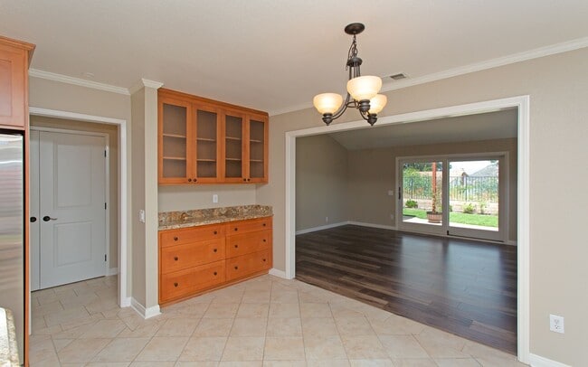 Building Photo - Beautiful Rancho Bernardo Single Level Home!