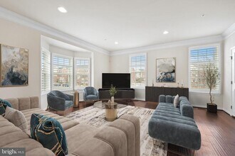 Building Photo - 13312 Waterford Hills Boulevard