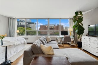 Building Photo - 70 W Burton Pl