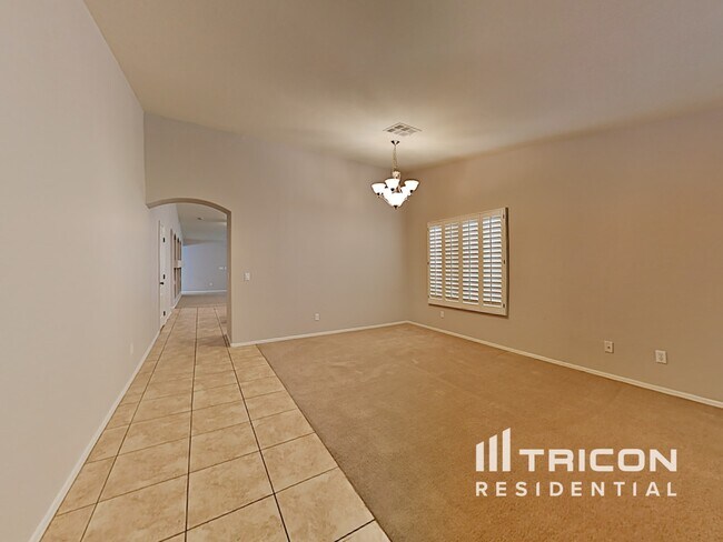 Foto del edificio - 10039 W Hess St