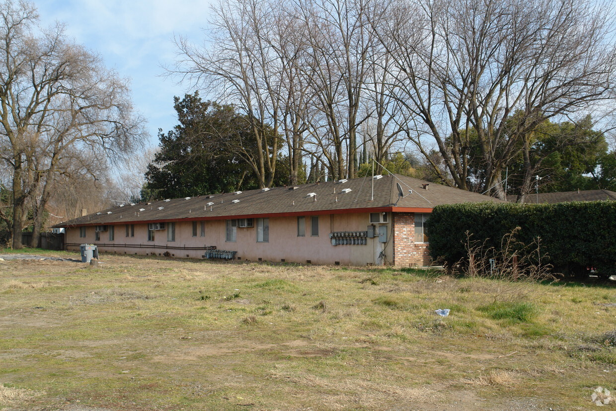 Building Photo - The Sands Apartments