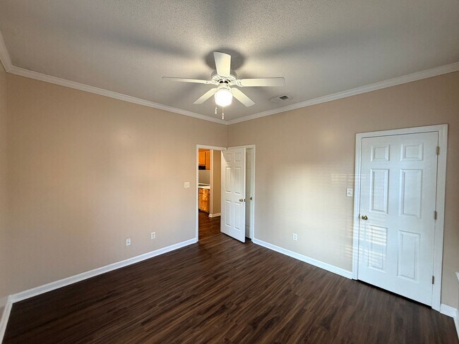Building Photo - 2 Bedroom 2 Bath Duplex in Valdosta GA- MOVE IN SPECIAL $500 OFF YOUR FIRST MONTH'S RENT