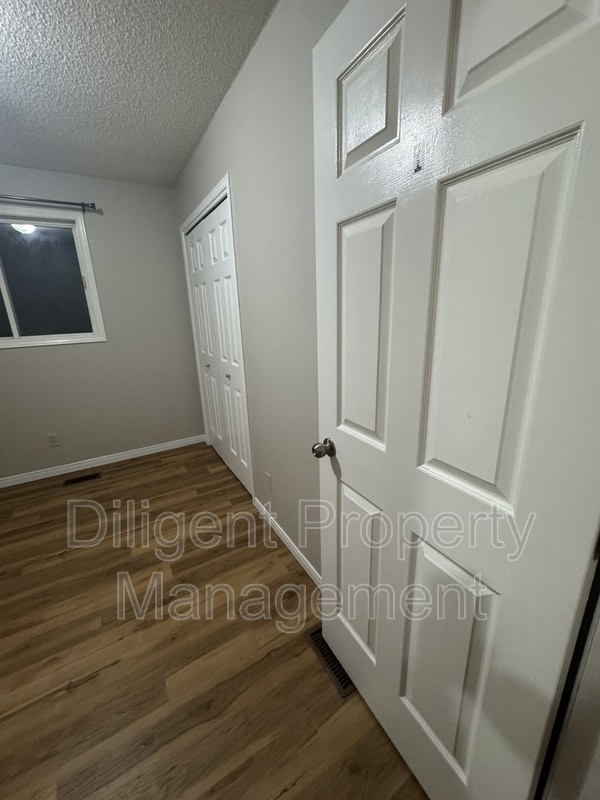 Building Photo - 641 Fortye Dr