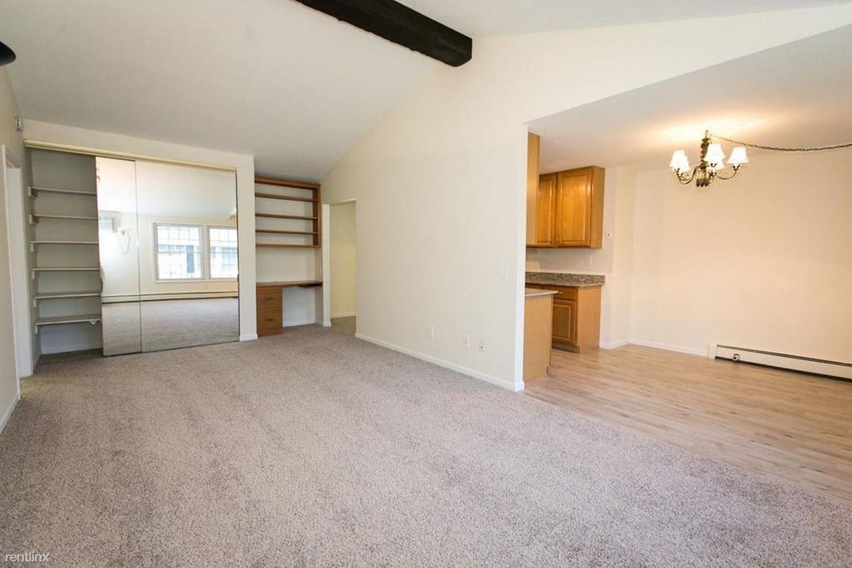 Primary Photo - 1 br, 1 bath Apartment - 4612 Cedar Lake Rd S