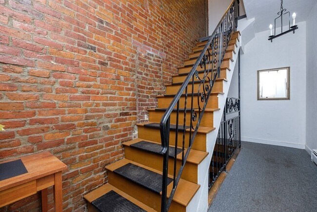 Building Photo - 9 Wigglesworth St