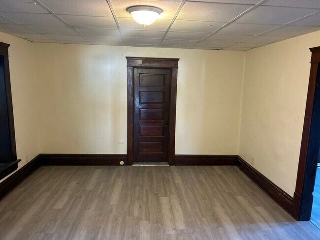 Building Photo - 485 Allyn St
