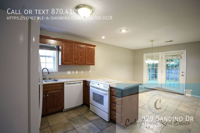 Building Photo - 929 Sandino Dr