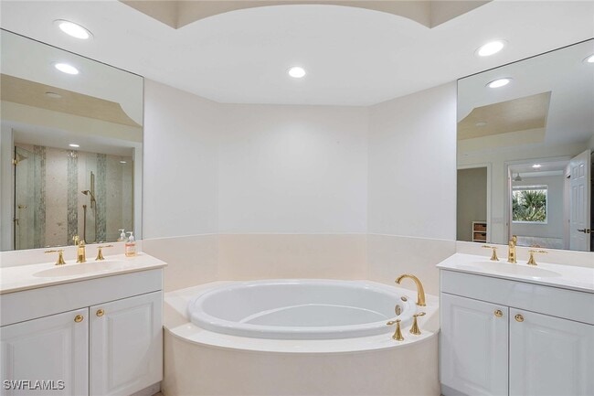 Foto del edificio - 455 Cove Tower Dr