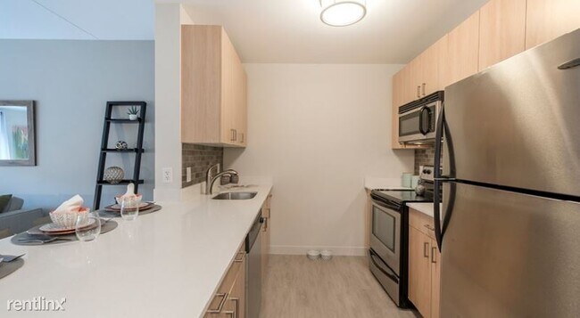 Foto del edificio - 1 br, 1 bath Apartment - 41 E Newton St