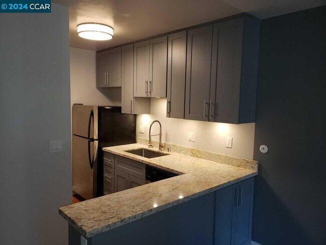 Foto del edificio - 2742 Oak Rd