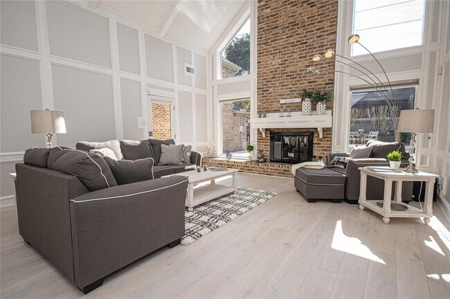 Foto del edificio - 9203 Godstone Ln