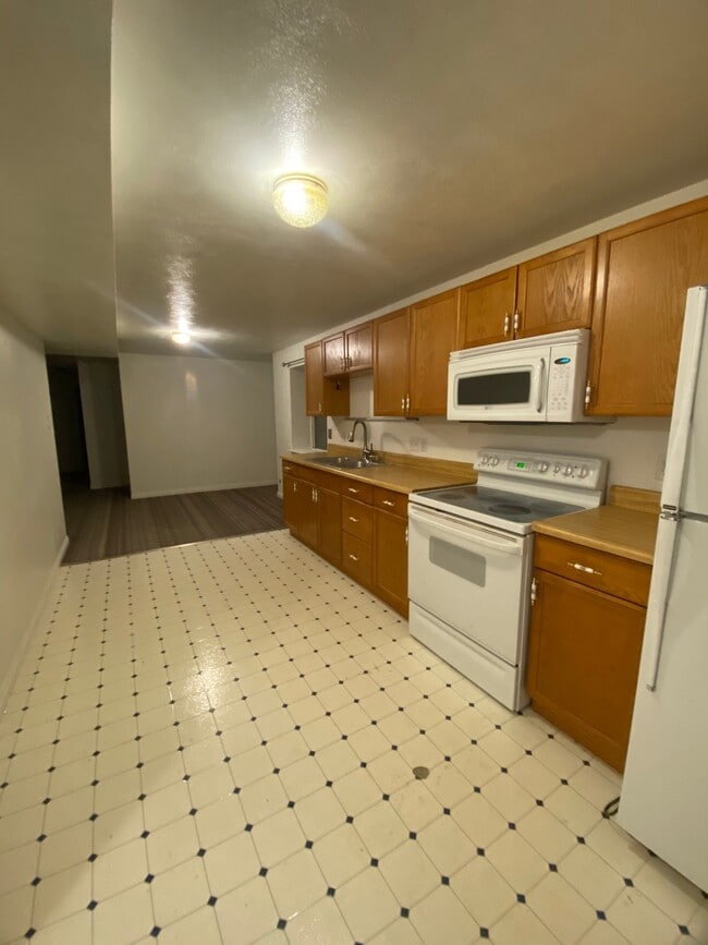 Building Photo - 6051 Richardson Ln