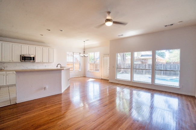 Building Photo - 2209 Graystone Ct