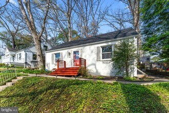 Building Photo - 10628 S Dunmoor Dr