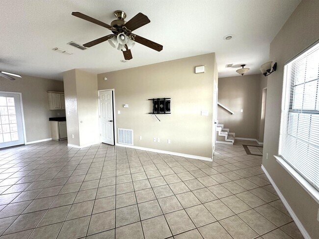 Foto del edificio - 603 E 8th St