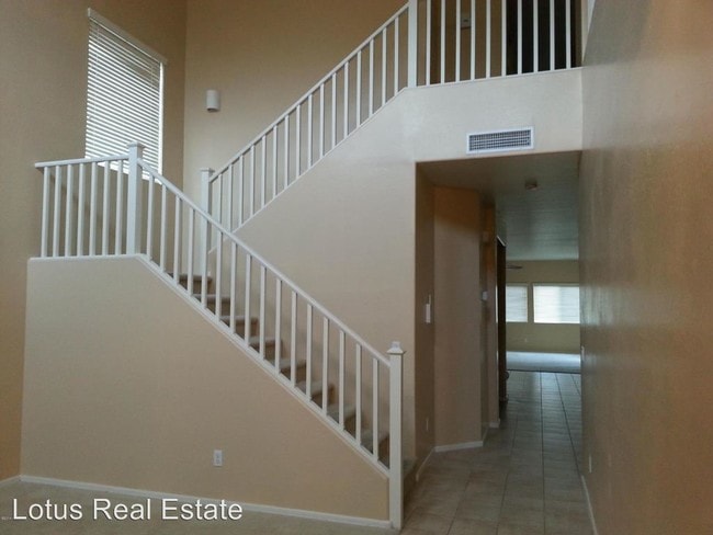 Building Photo - 4 br, 3 bath House - 230 E MULE TRAIN TRL