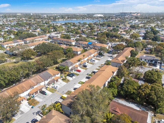 Building Photo - 3364 NW 197th Terrace