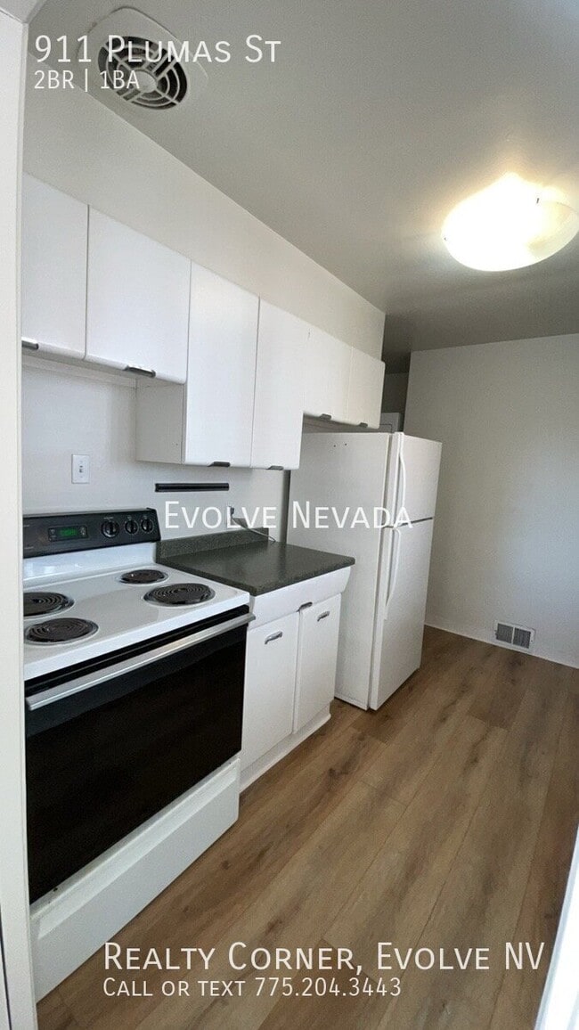 Building Photo - 911 Plumas St