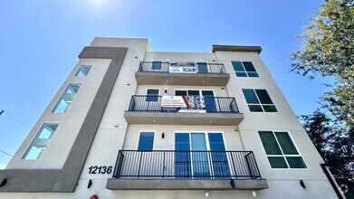 Building Photo - 12136 Vanowen St